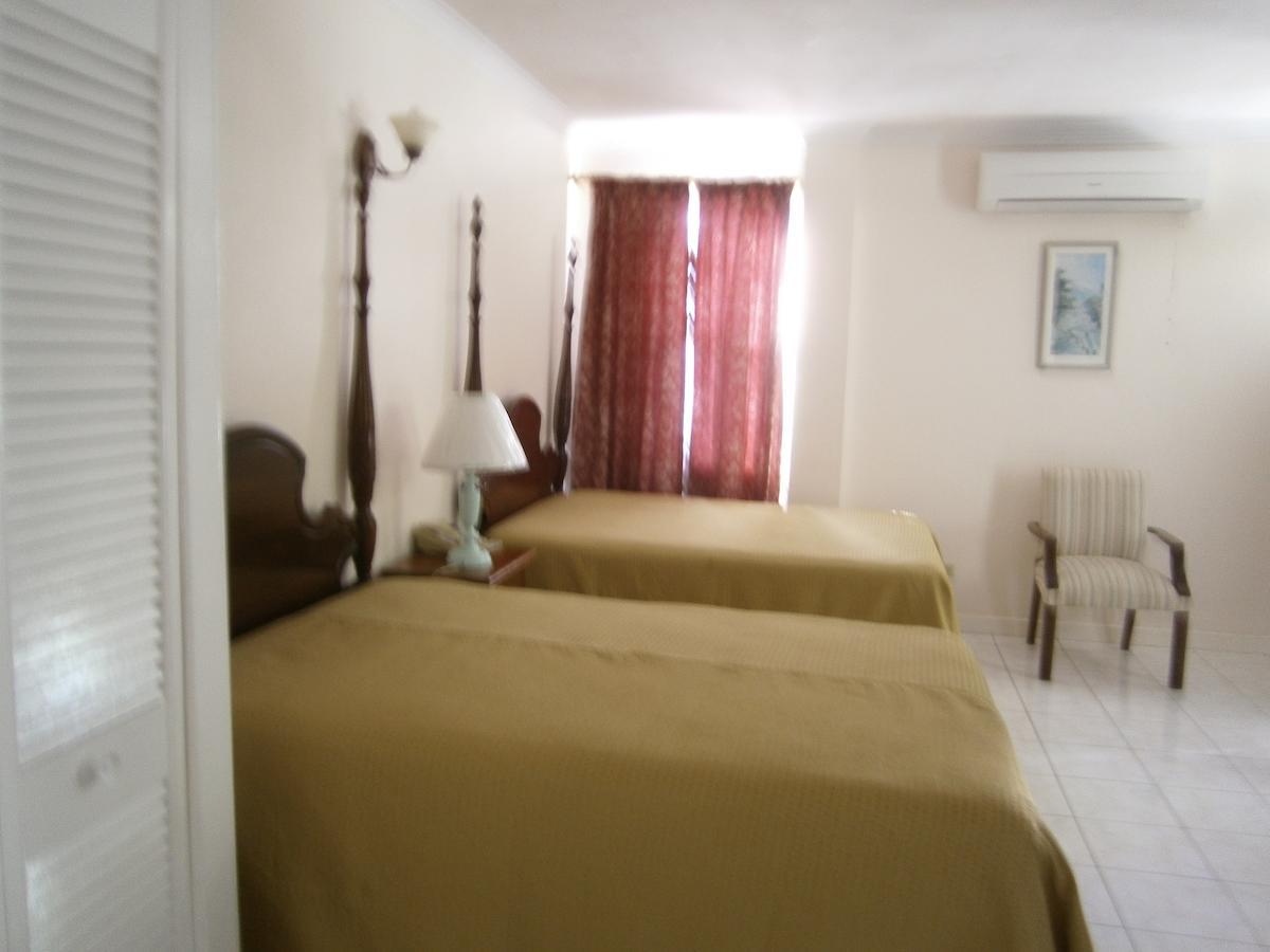 Whispering Bamboo Cove Resort Belfast Habitación foto