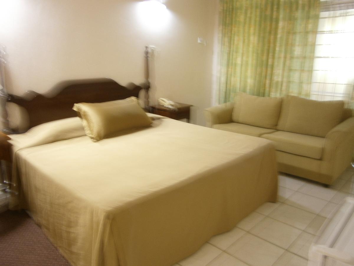 Whispering Bamboo Cove Resort Belfast Habitación foto